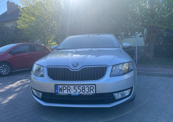 Skoda Octavia cena 35100 przebieg: 173800, rok produkcji 2013 z Milanówek małe 121